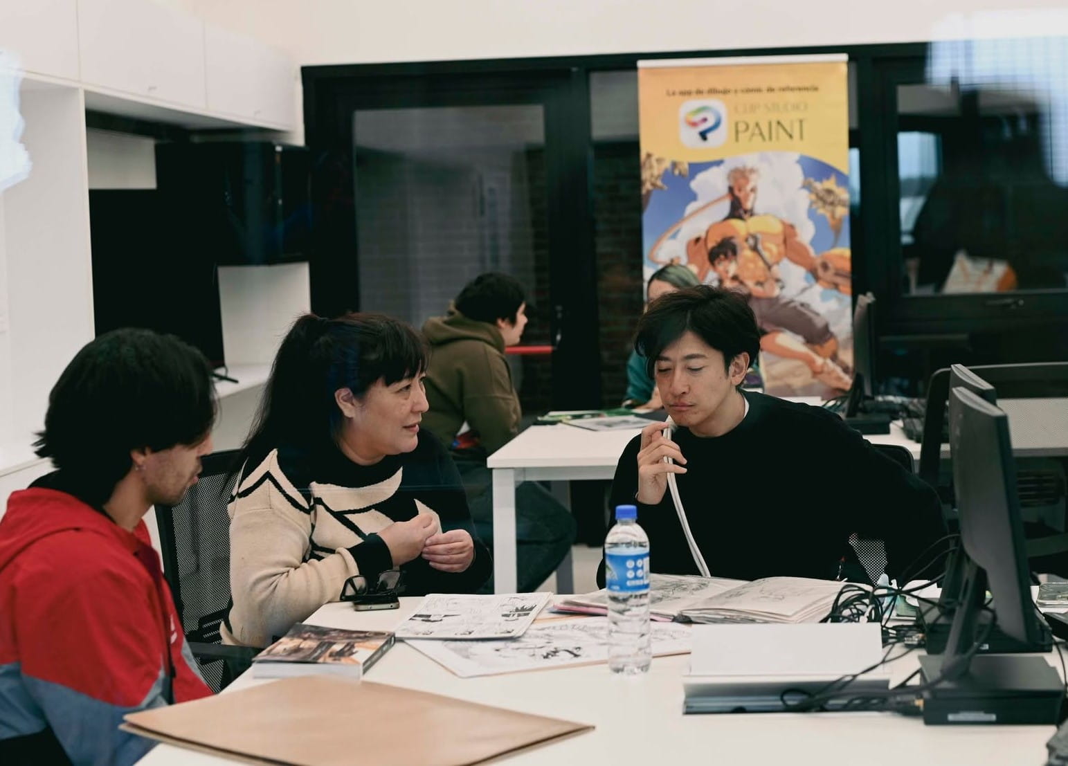 Presentación de carpetas a editores de Kodansha durante Crack Bang Boom 2026